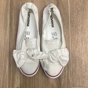 Women’s Converse Slip-on Bow Sneaker, White, Size 8 US